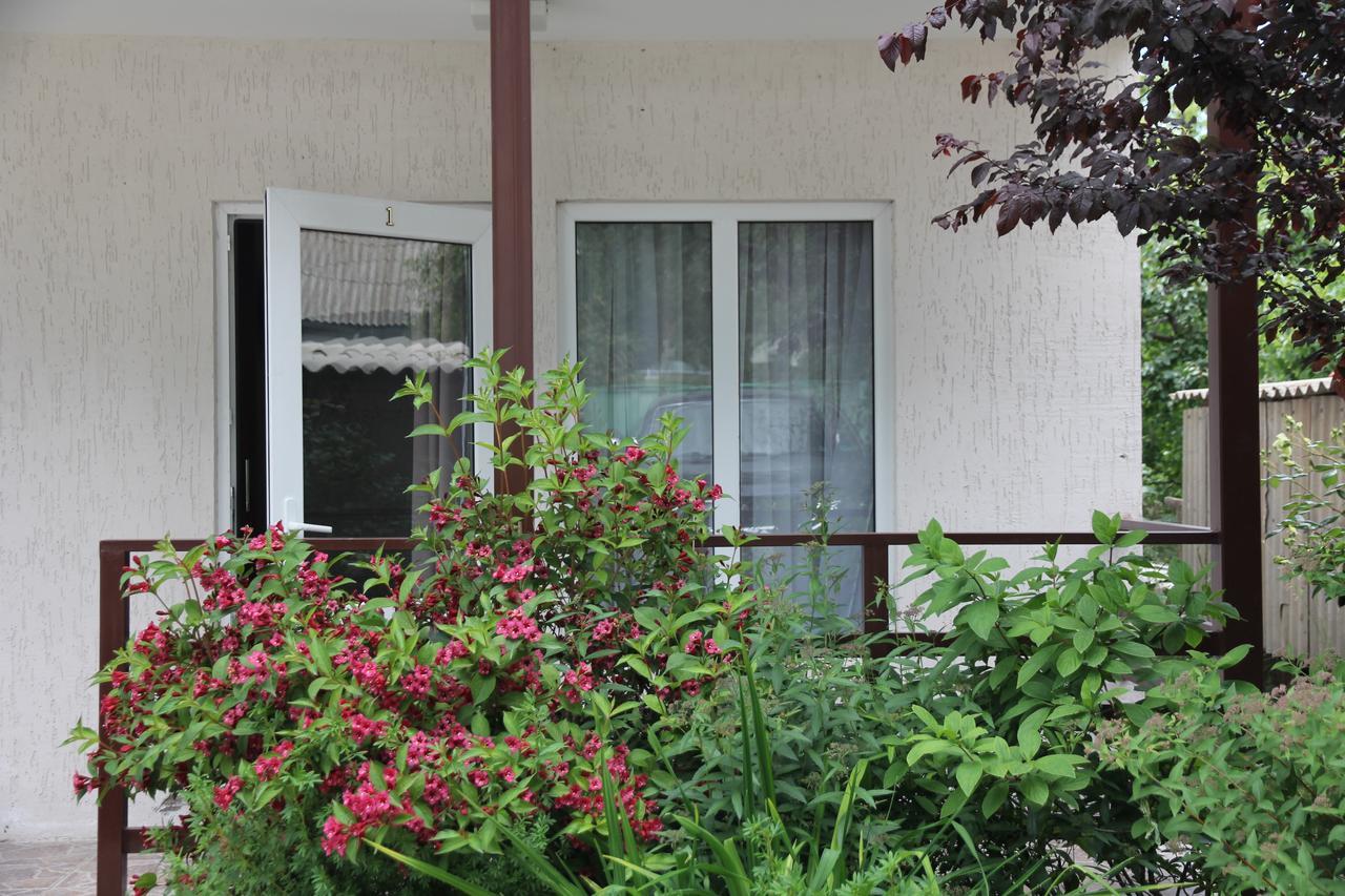 Guest House Leto Dolinka Exterior foto