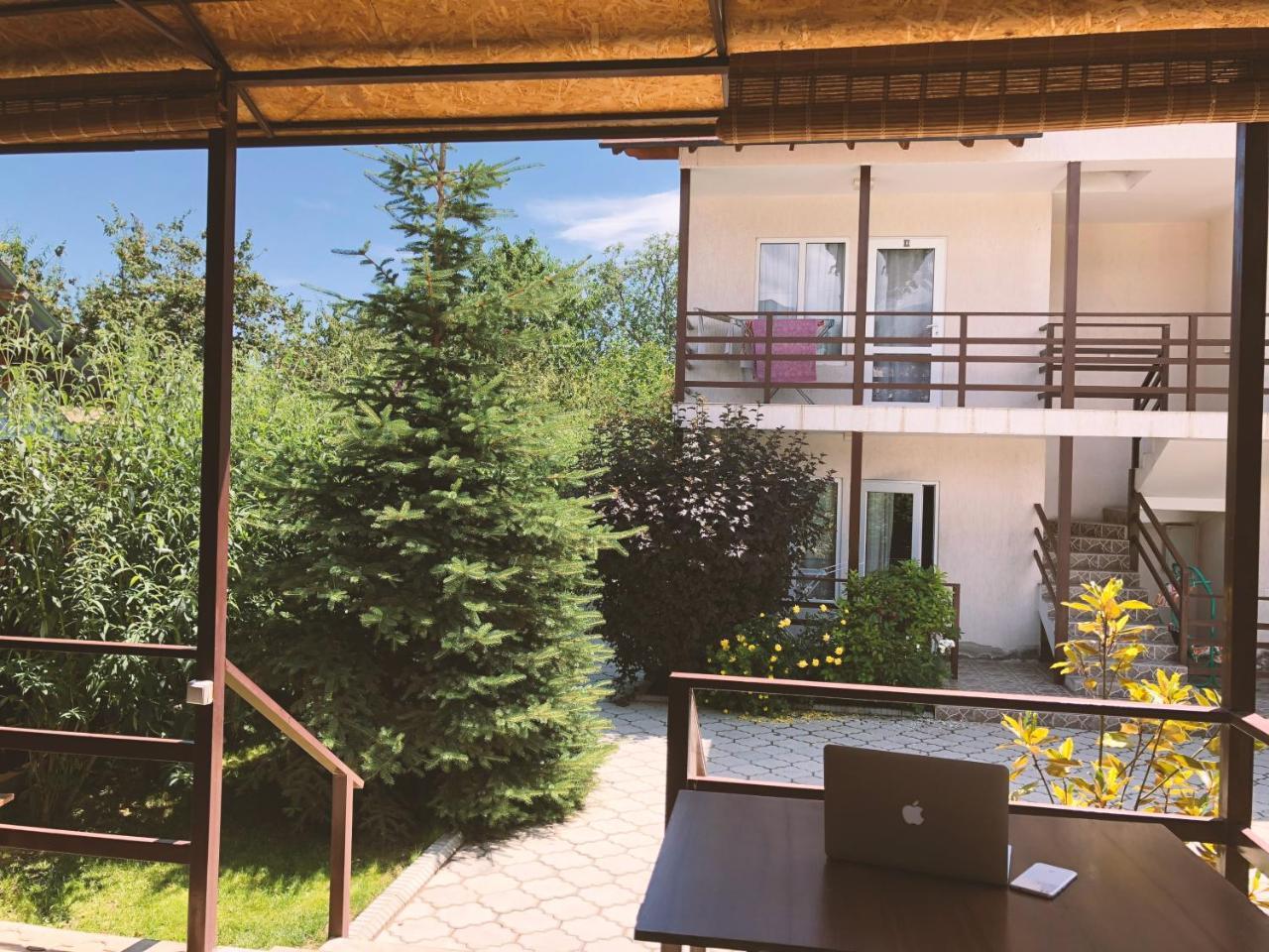 Guest House Leto Dolinka Exterior foto
